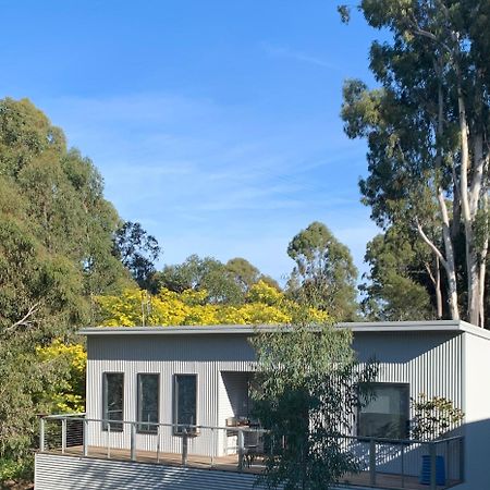 מטונג Gillys Guesthouse מראה חיצוני תמונה