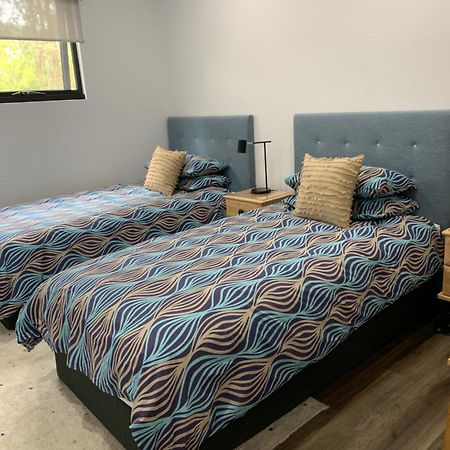 מטונג Gillys Guesthouse מראה חיצוני תמונה